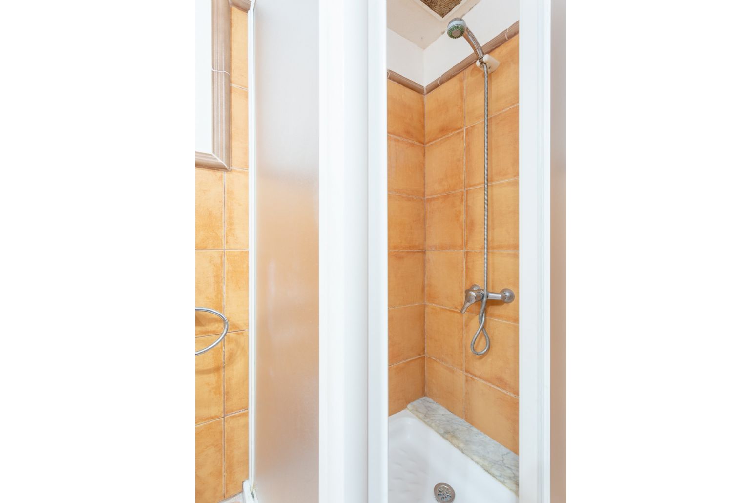 En suite bathroom with shower