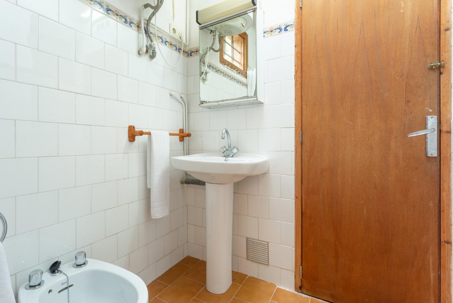 Family bathroom on ground floor with shower