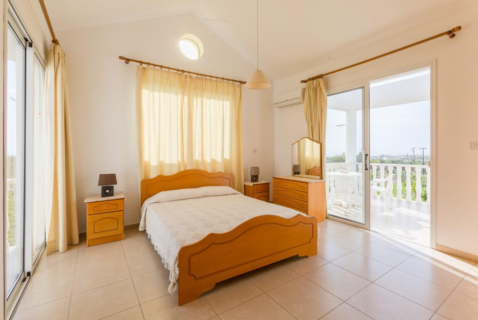 Double bedroom with A/C and en suite bathroom