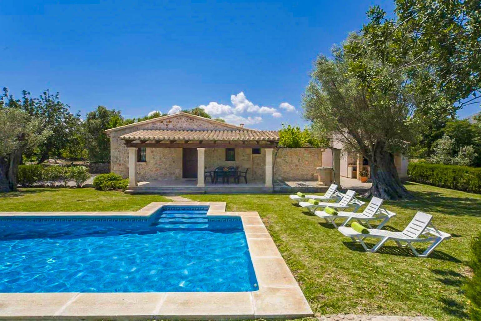 ,Beautiful Villa with Private Pool, Terrace and Garden area