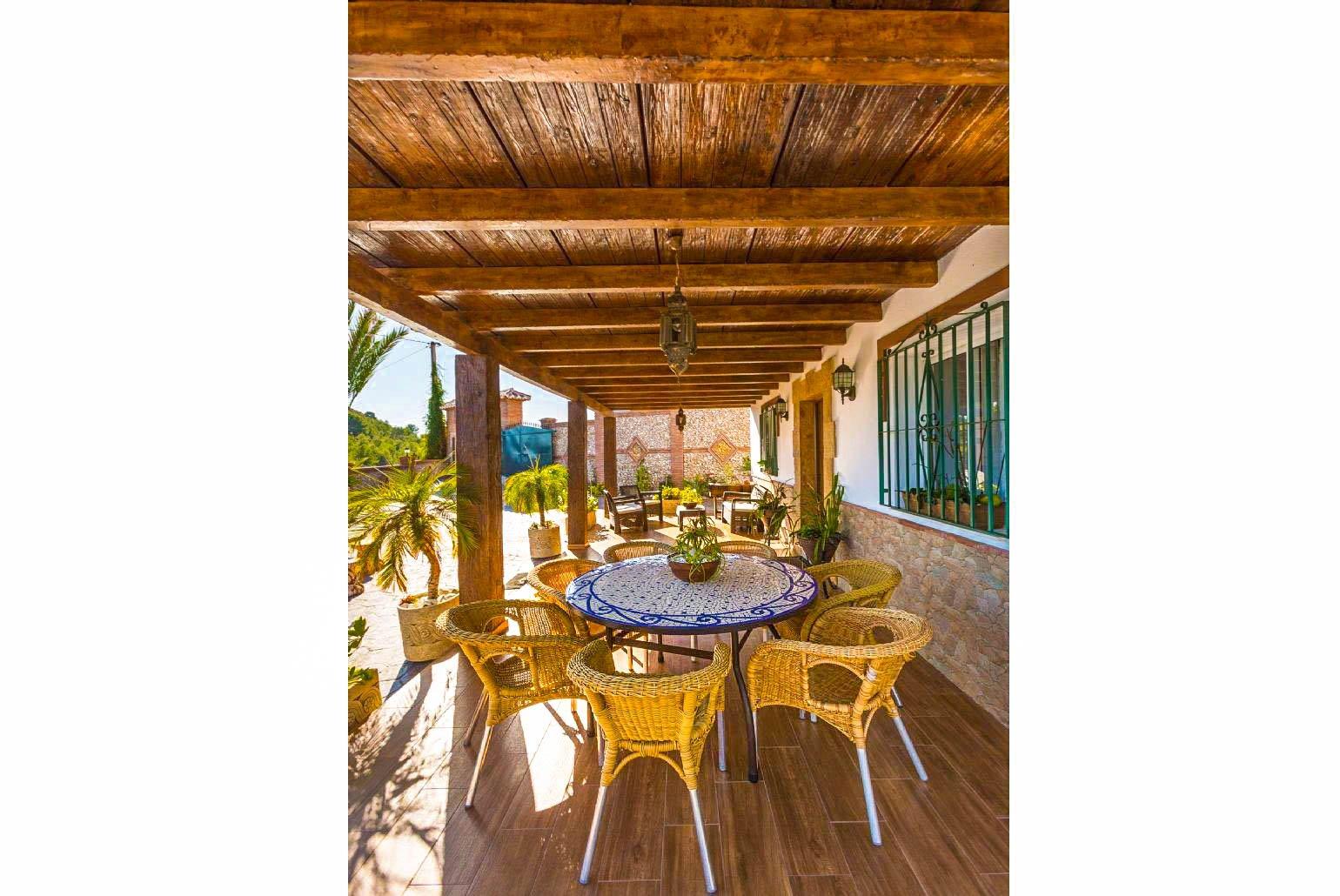 Outdoor sheltered patio