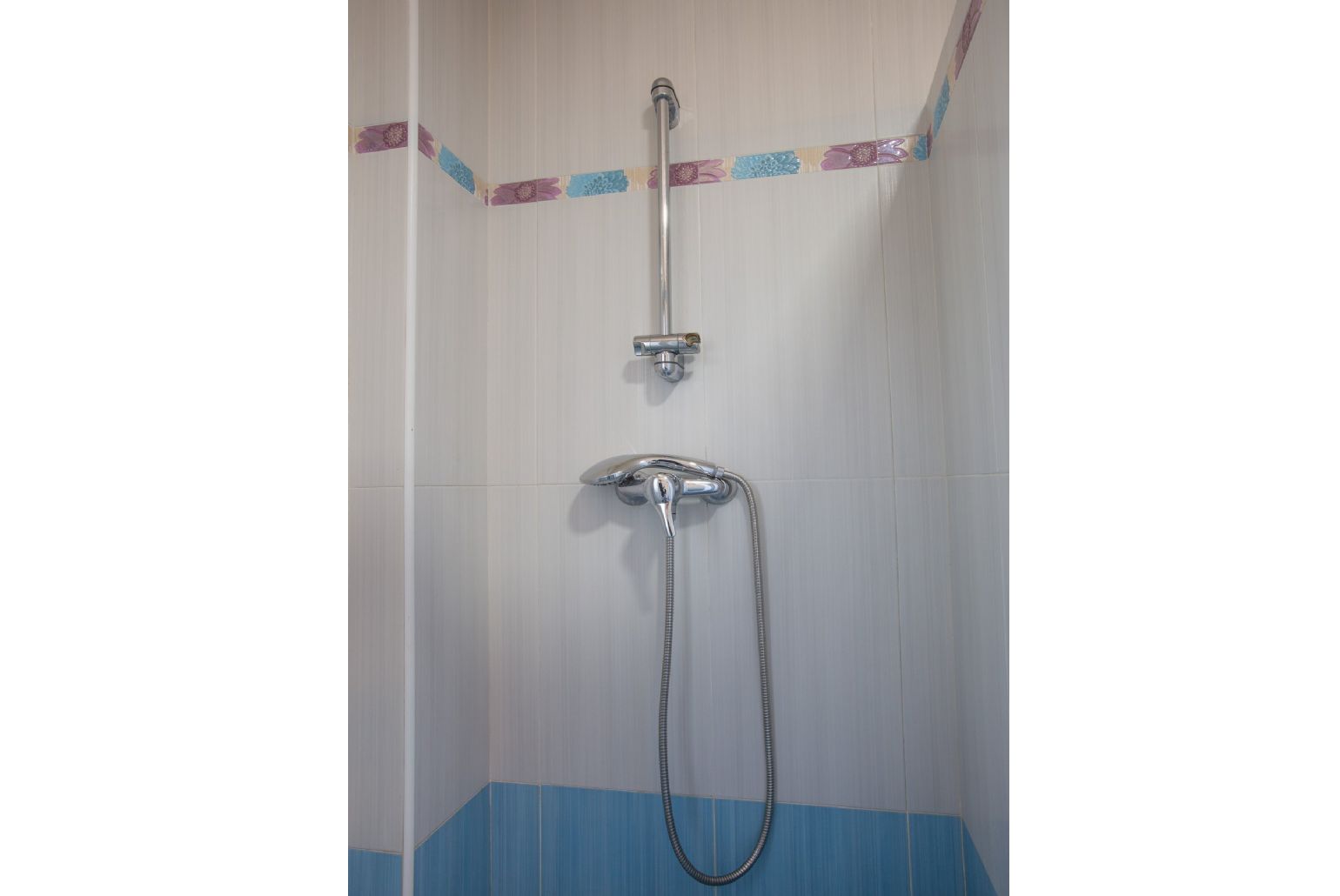 An en suite bathroom with shower. W/C.