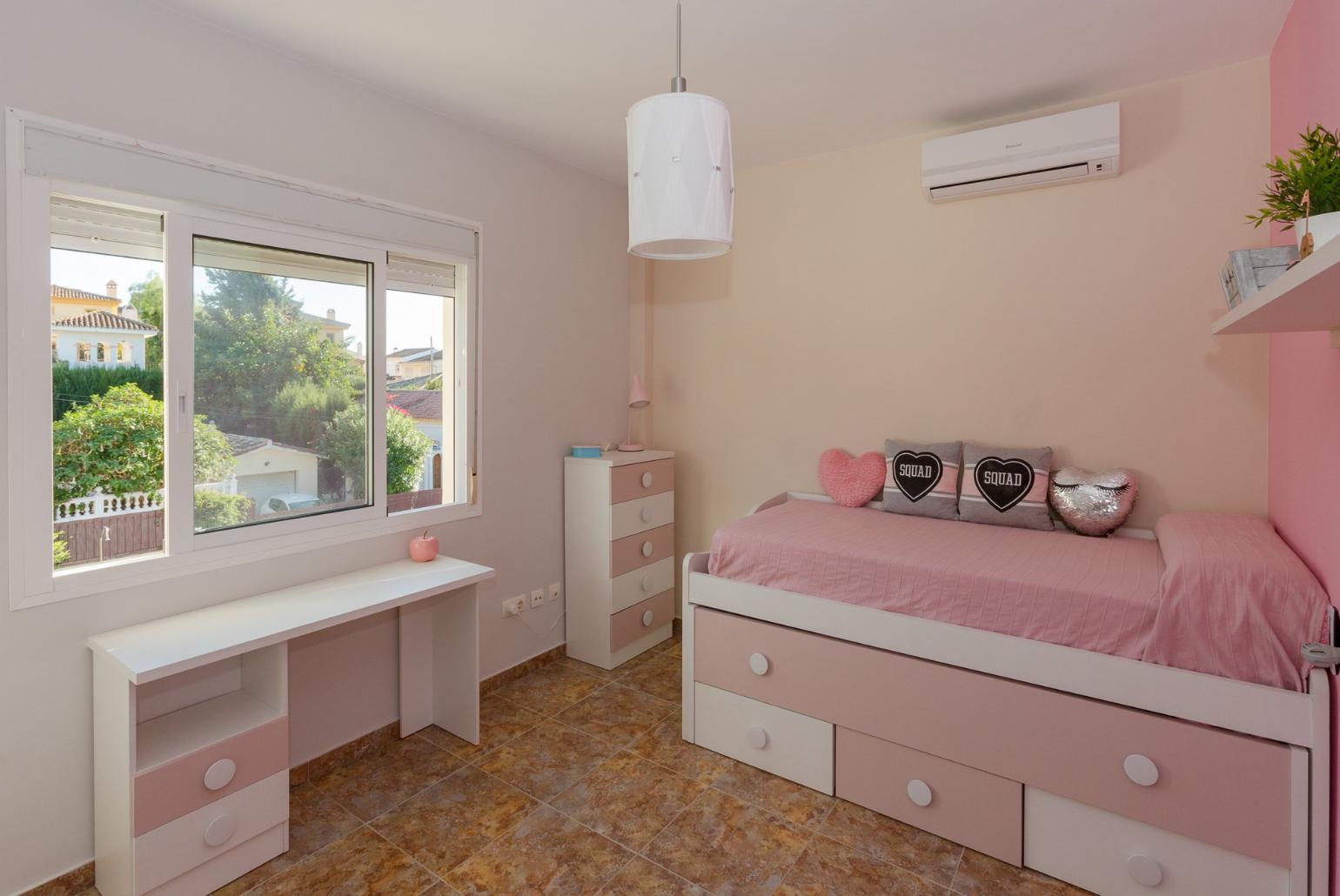 Single bedroom with A/C