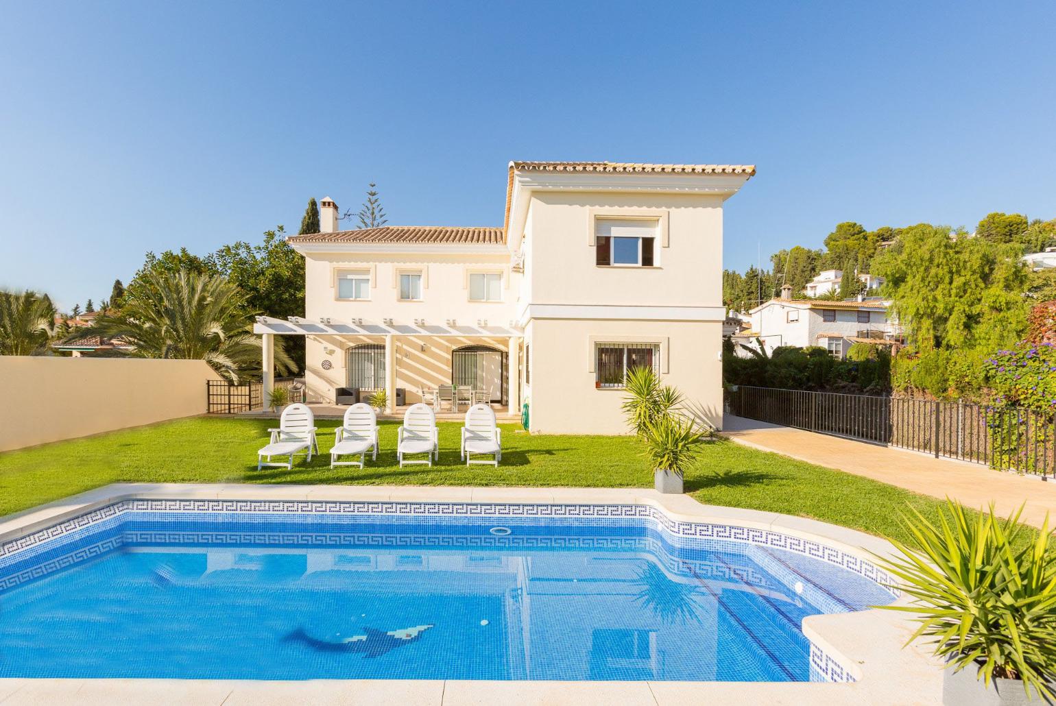 ,Beautiful Villa with Private Pool, Terrace and Garden area