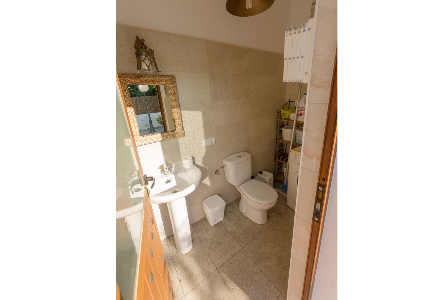 Family bathroom. W/C.