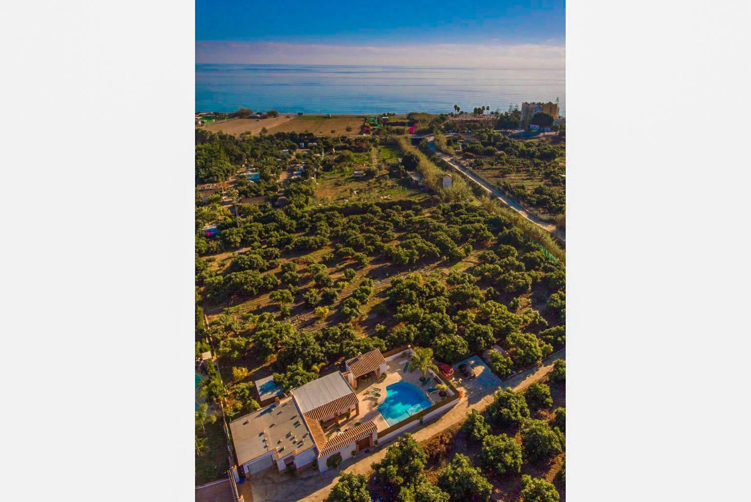 Aerial view showing location of Villa La Rambla (Oasis)