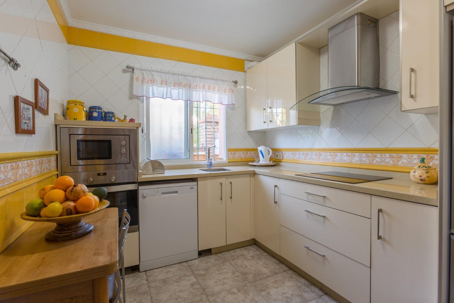 Equipped kitchen 
