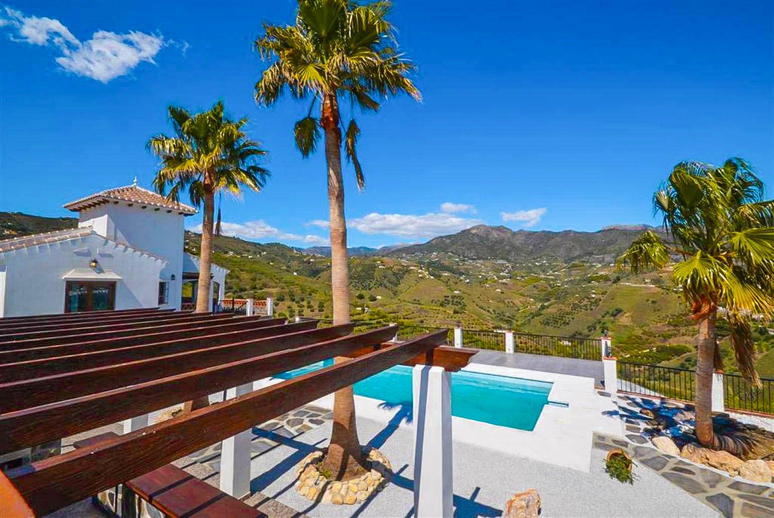 Beautiful villa with private pool and terrace