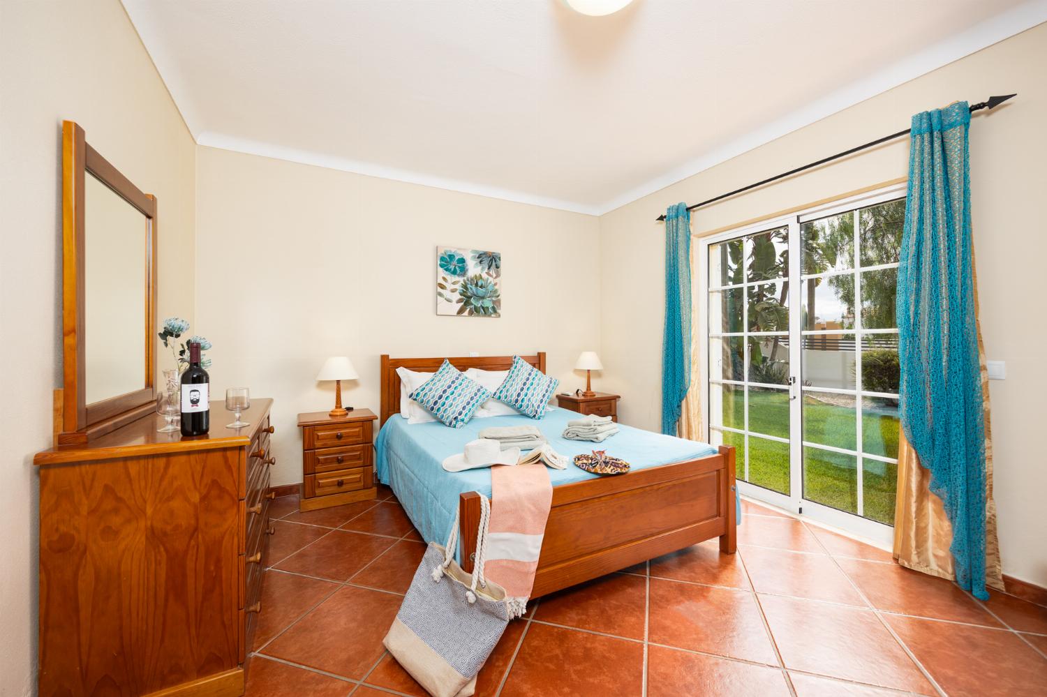 Double bedroom with en suite bathroom and A/C