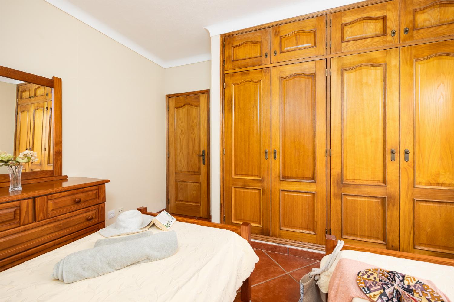 Twin bedroom with A/C