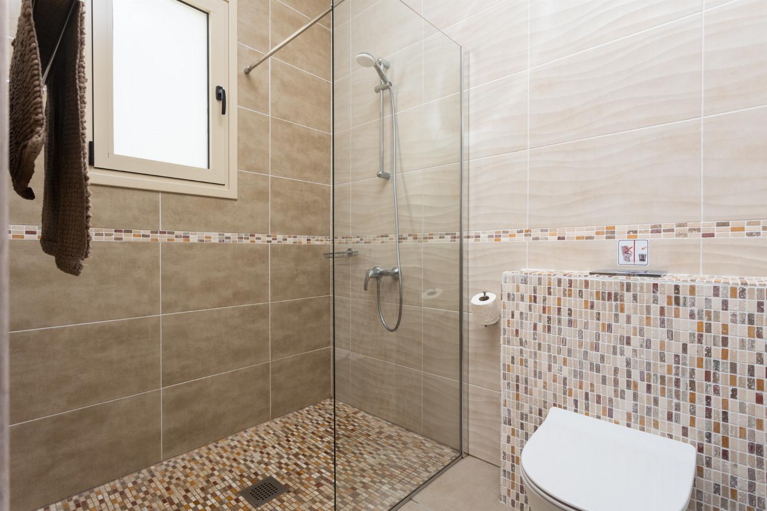 En suite bathroom with shower