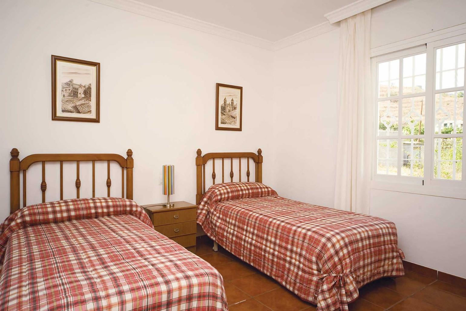 Twin bedroom