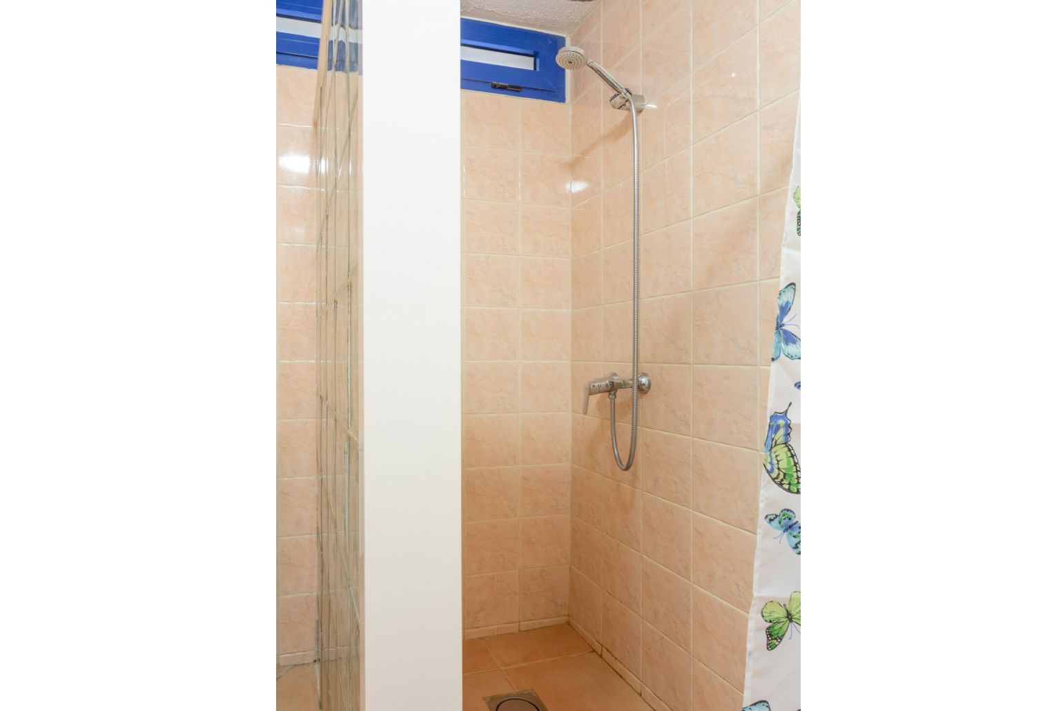 En suite bathroom with shower