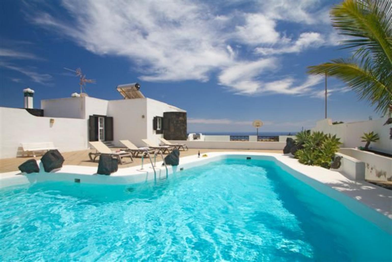 Beautiful villa with private pool and terrace 