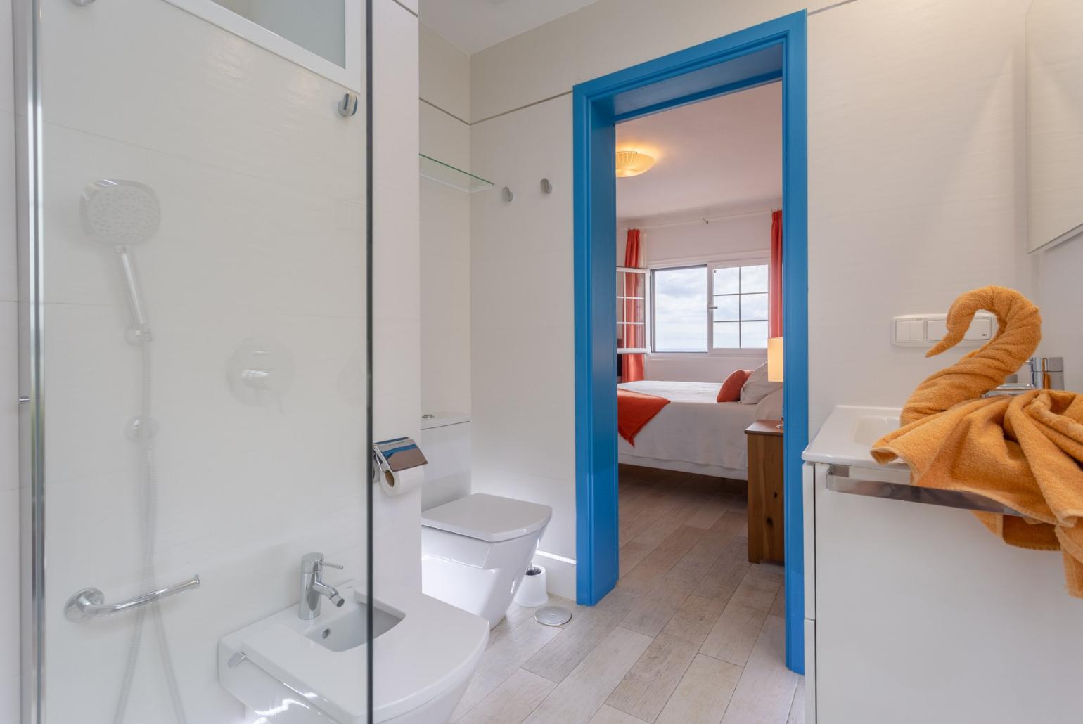 En suite bathroom with shower