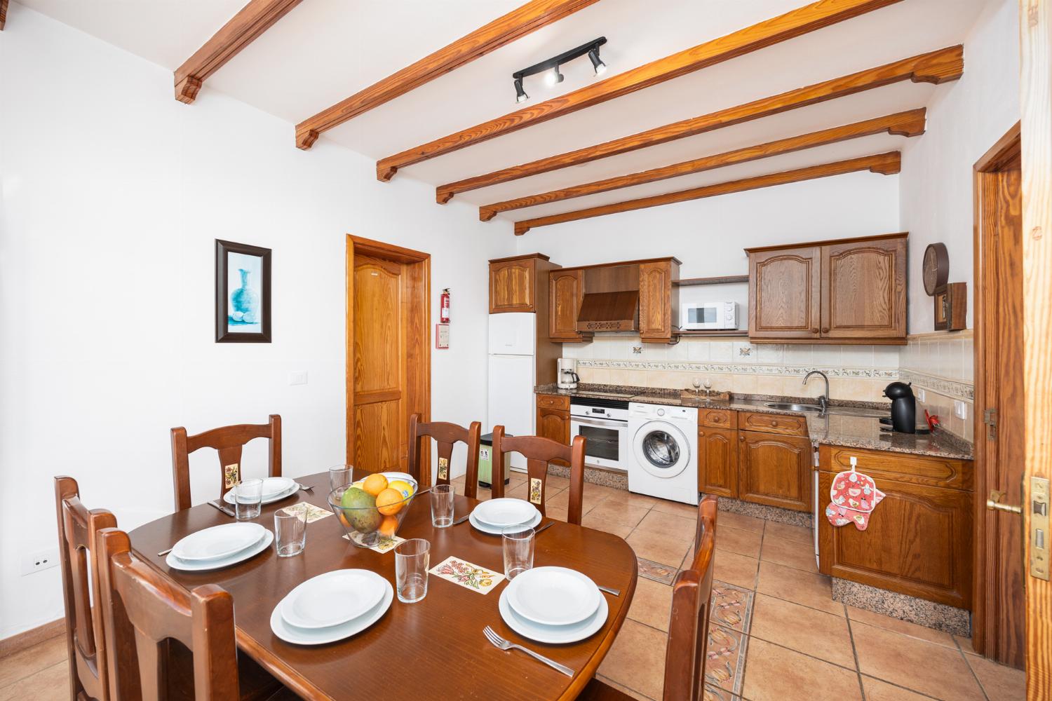 Equipped kitchen with dining area