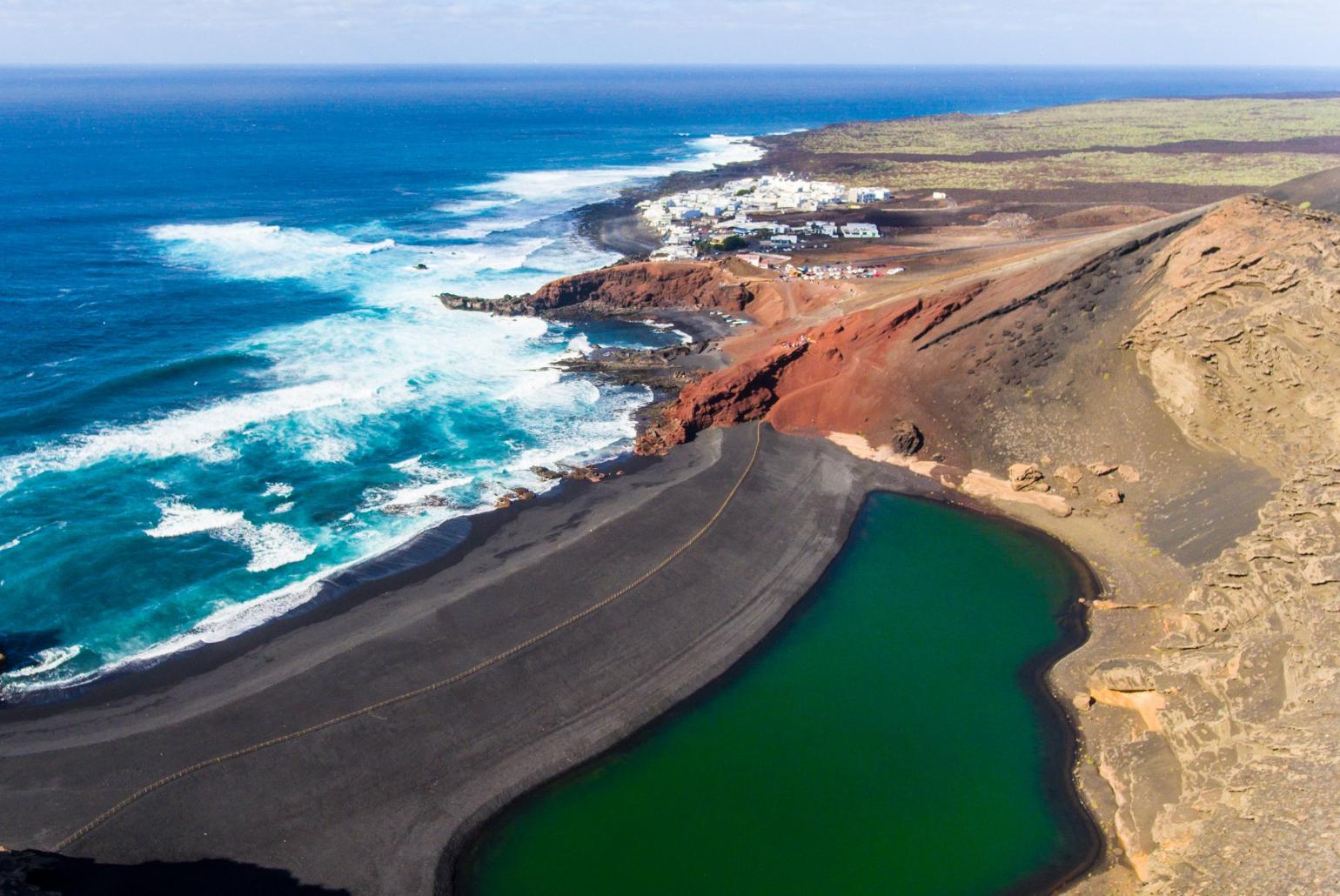 El Golfo and Lago Verde