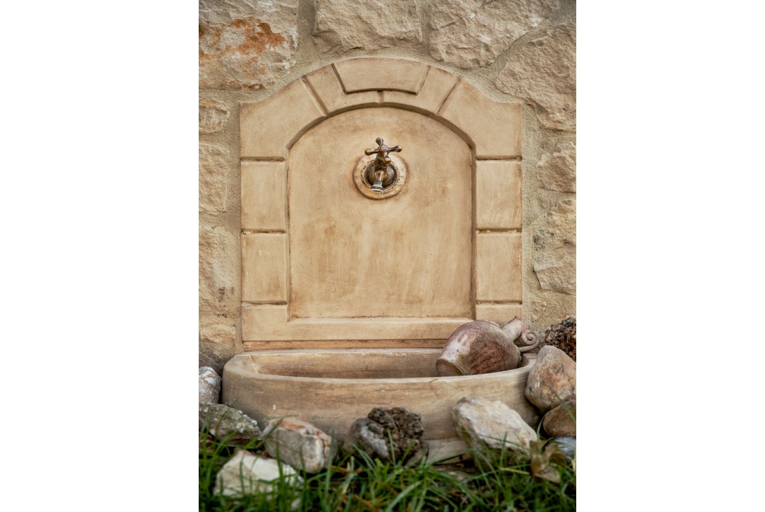 Outdoor water tap 