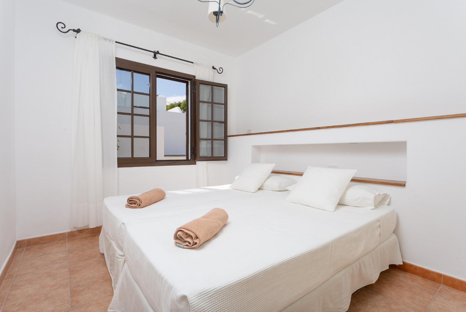 Twin bedroom