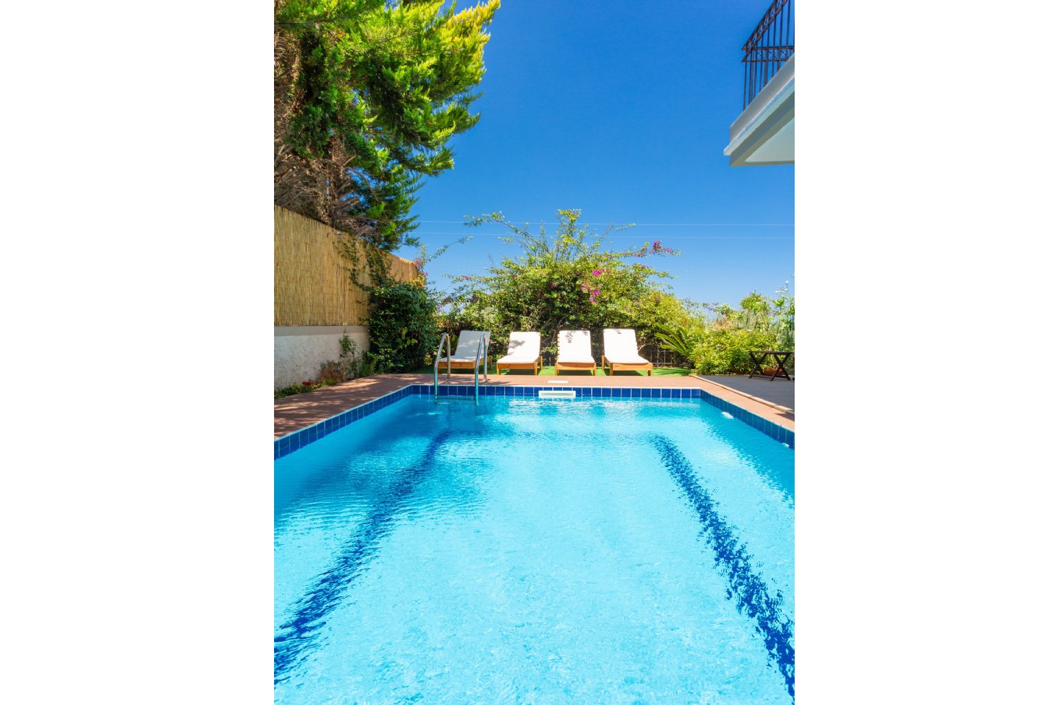 Private pool and terrace