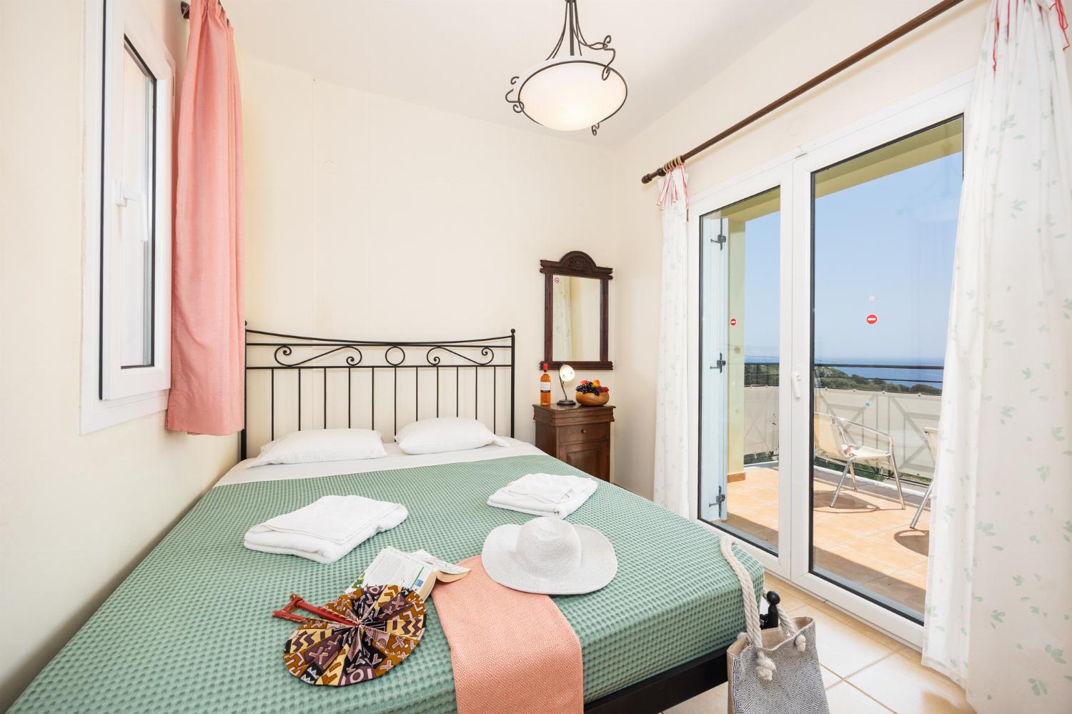 Double bedroom with en suite bathroom and A/C