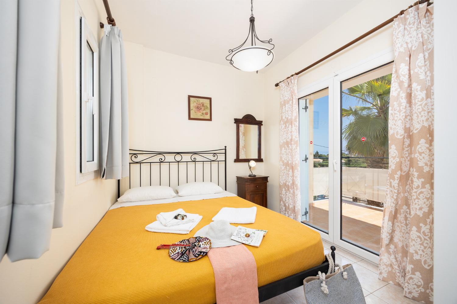 Double bedroom with en suite bathroom and A/C