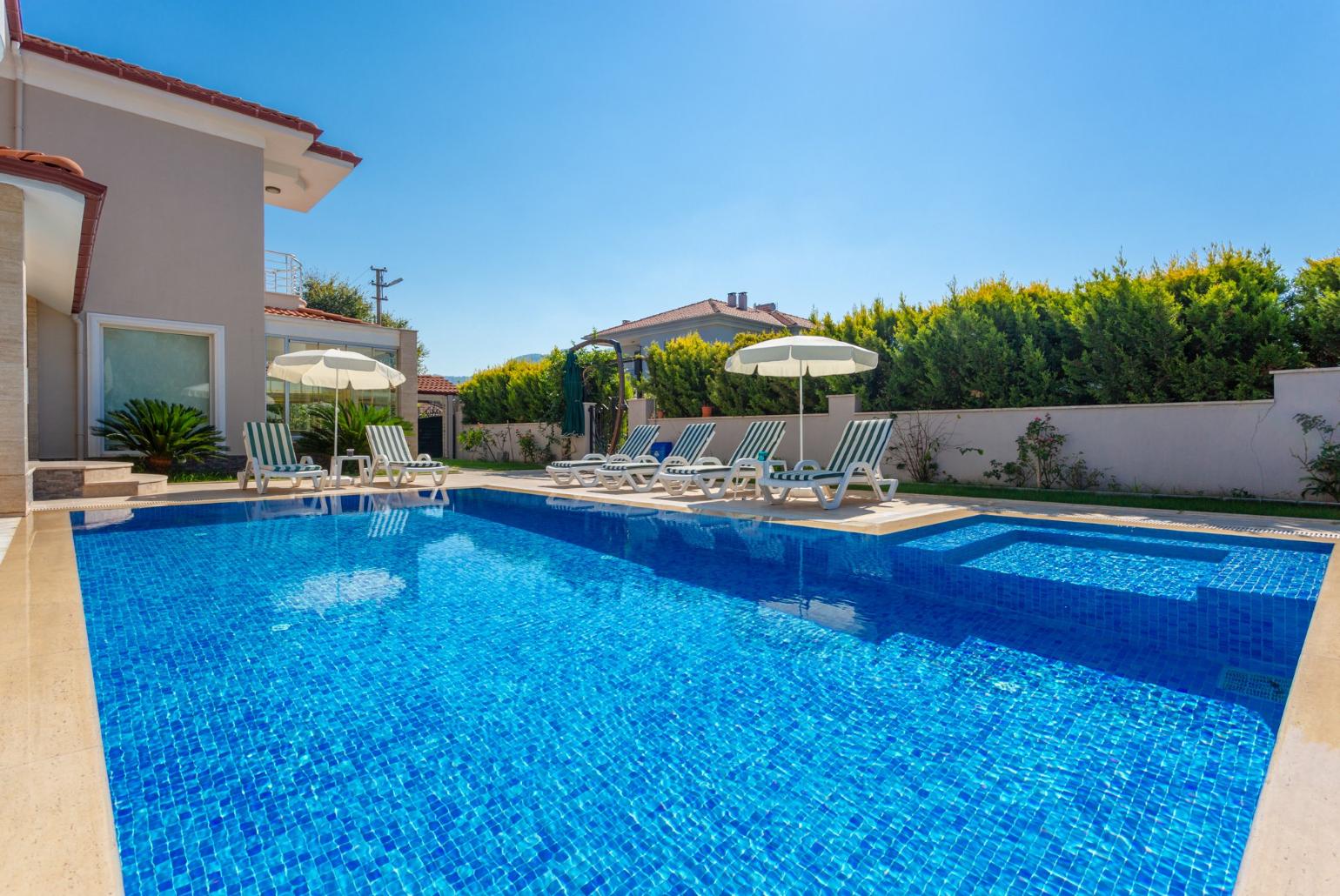 Private pool and terrace