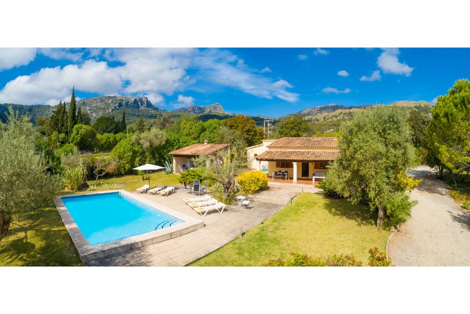 Beautiful villa with private pool and terrace with mountain views
