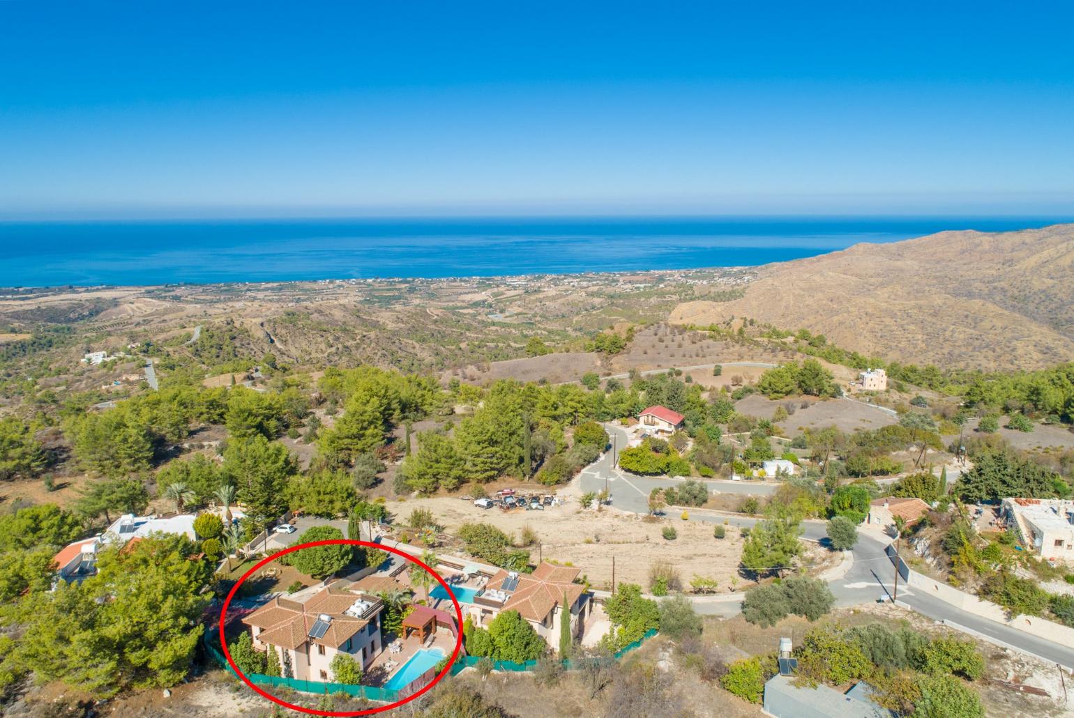 Aerial view showing location of Villa Kinousa 2