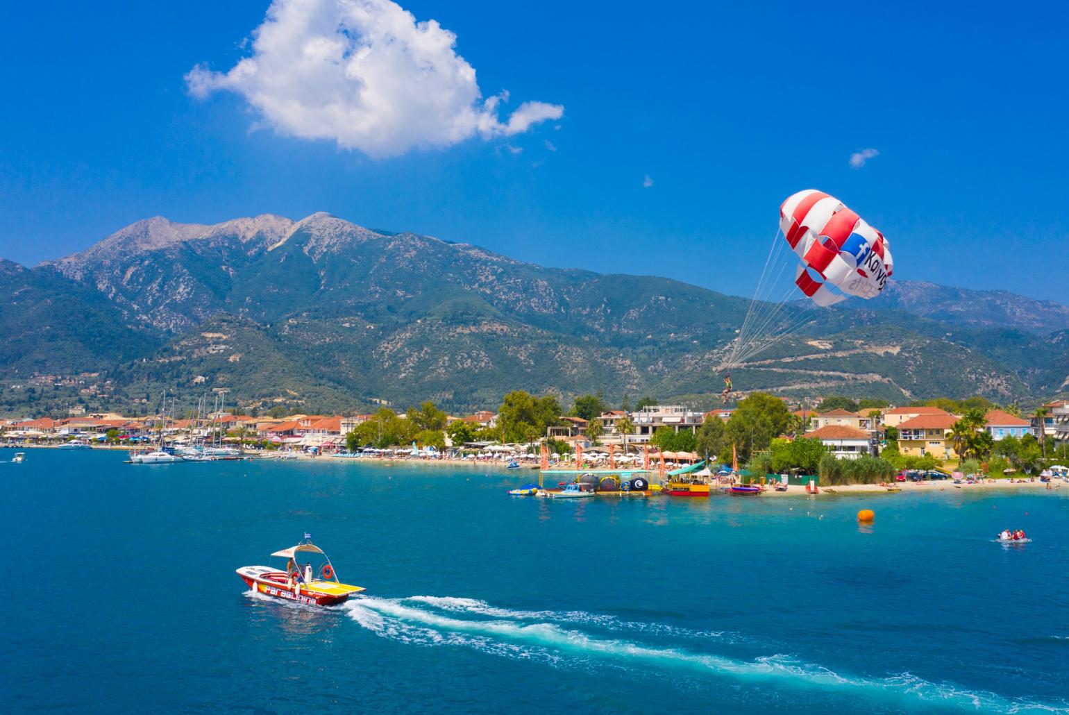 Parasailing in Nidri