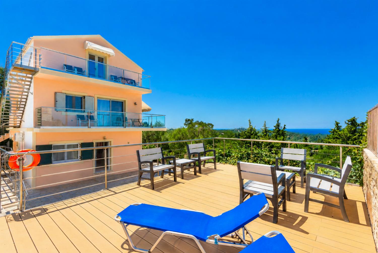 Beautiful villa with sea views