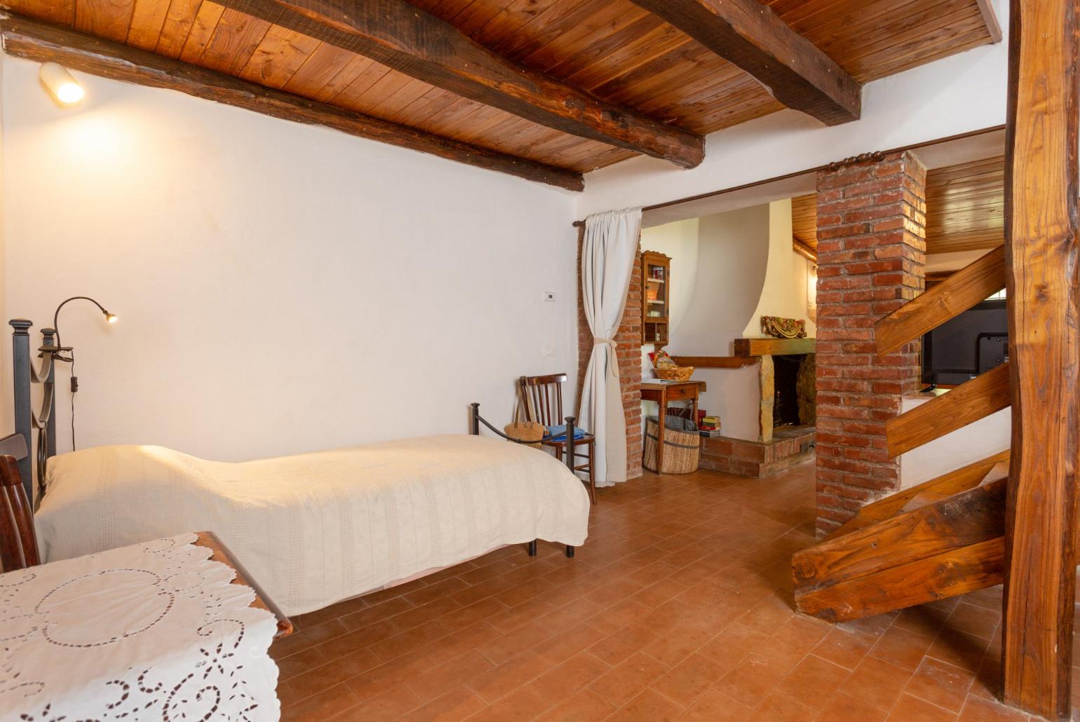 Twin bedroom