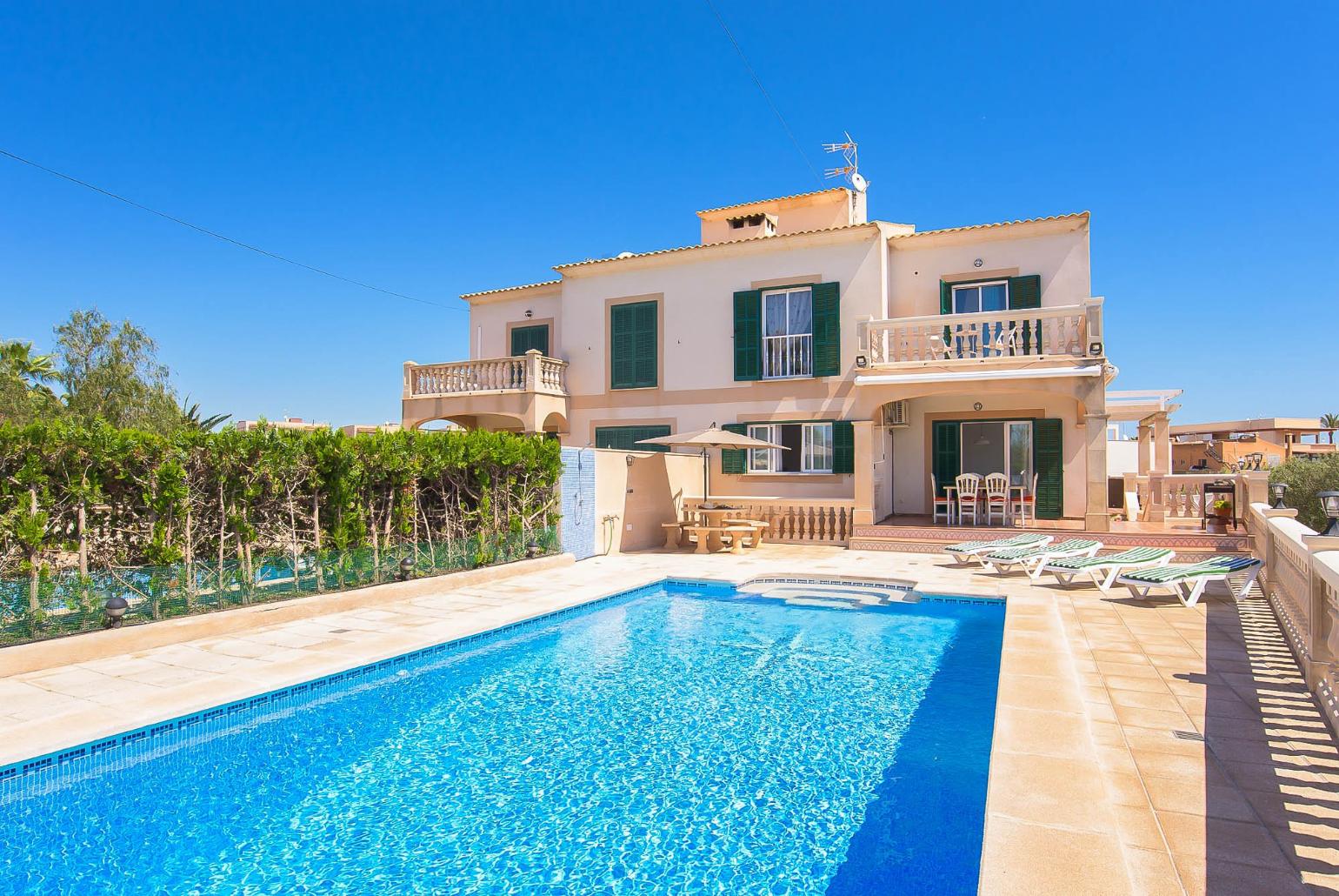 Beautiful villa with private pool and terrace