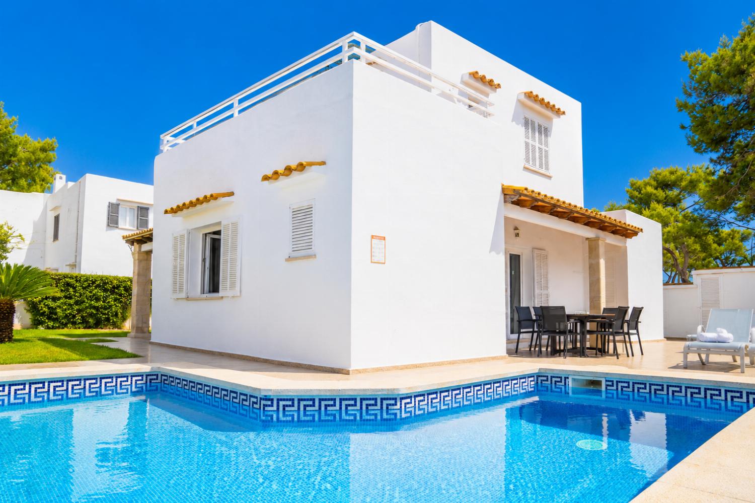 Private pool and terrace