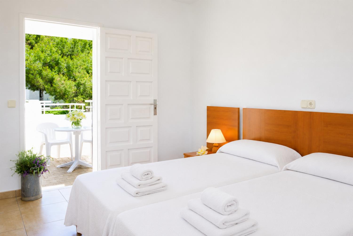 Twin bedroom