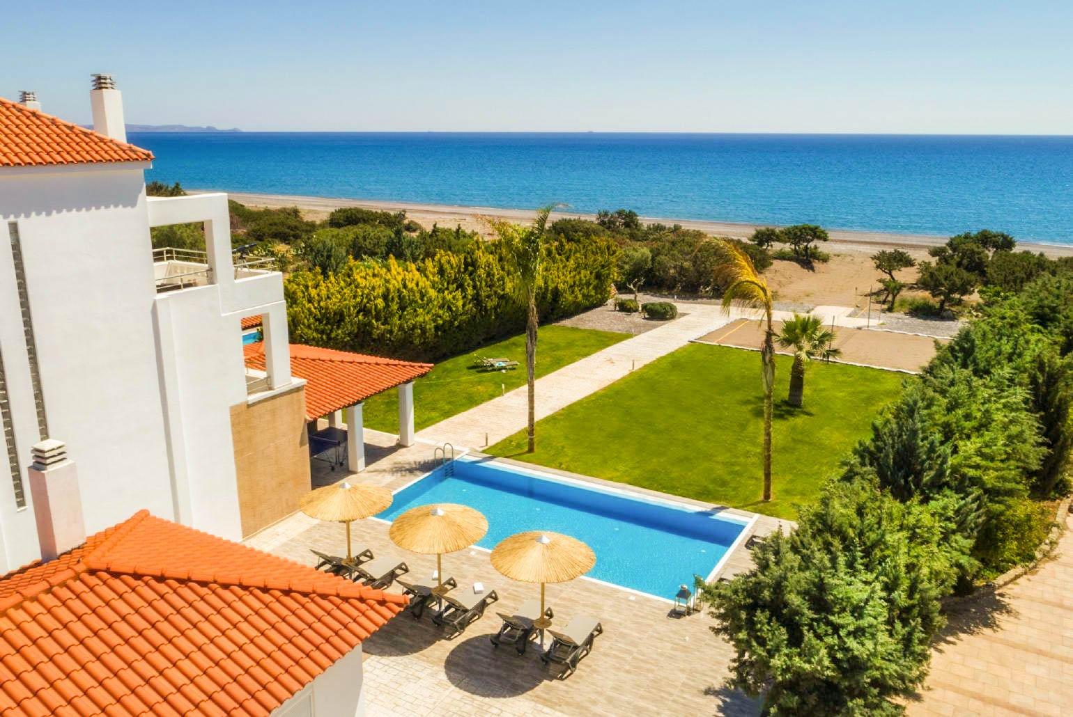 ,Beautiful Seafront Villa with Private Pool, Terrace and Garden 