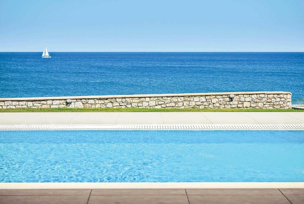 Panoramic sea views