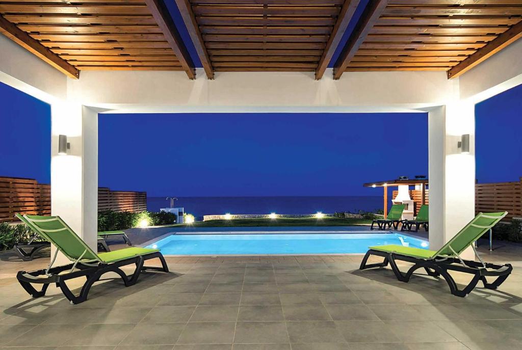 Sheltered terrace with panoramic sea views