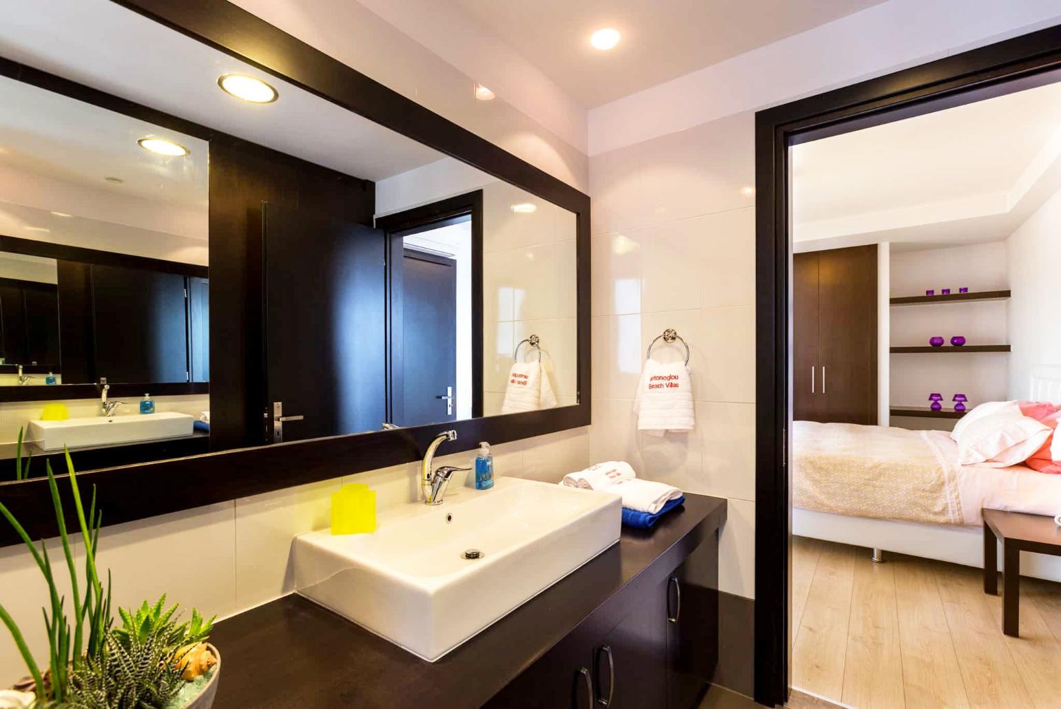 En suite bathroom with shower. W/C.