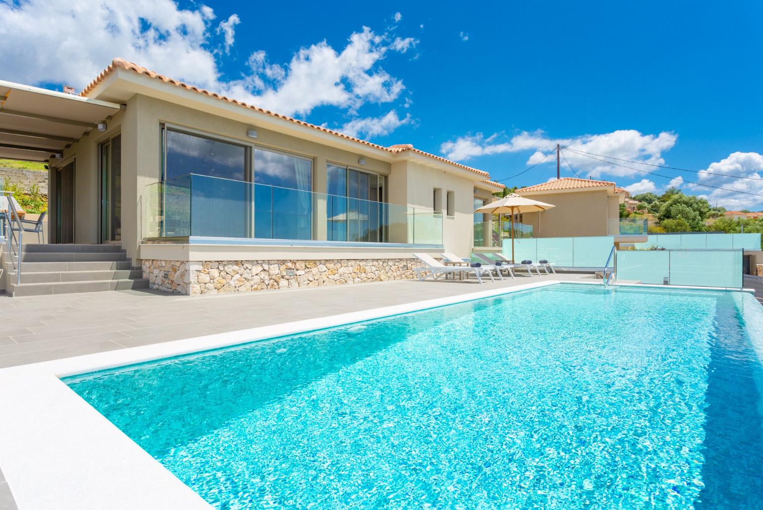 Beautiful villa with private infinity pool and terrace