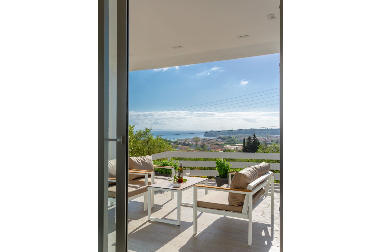 Terrace with sea views