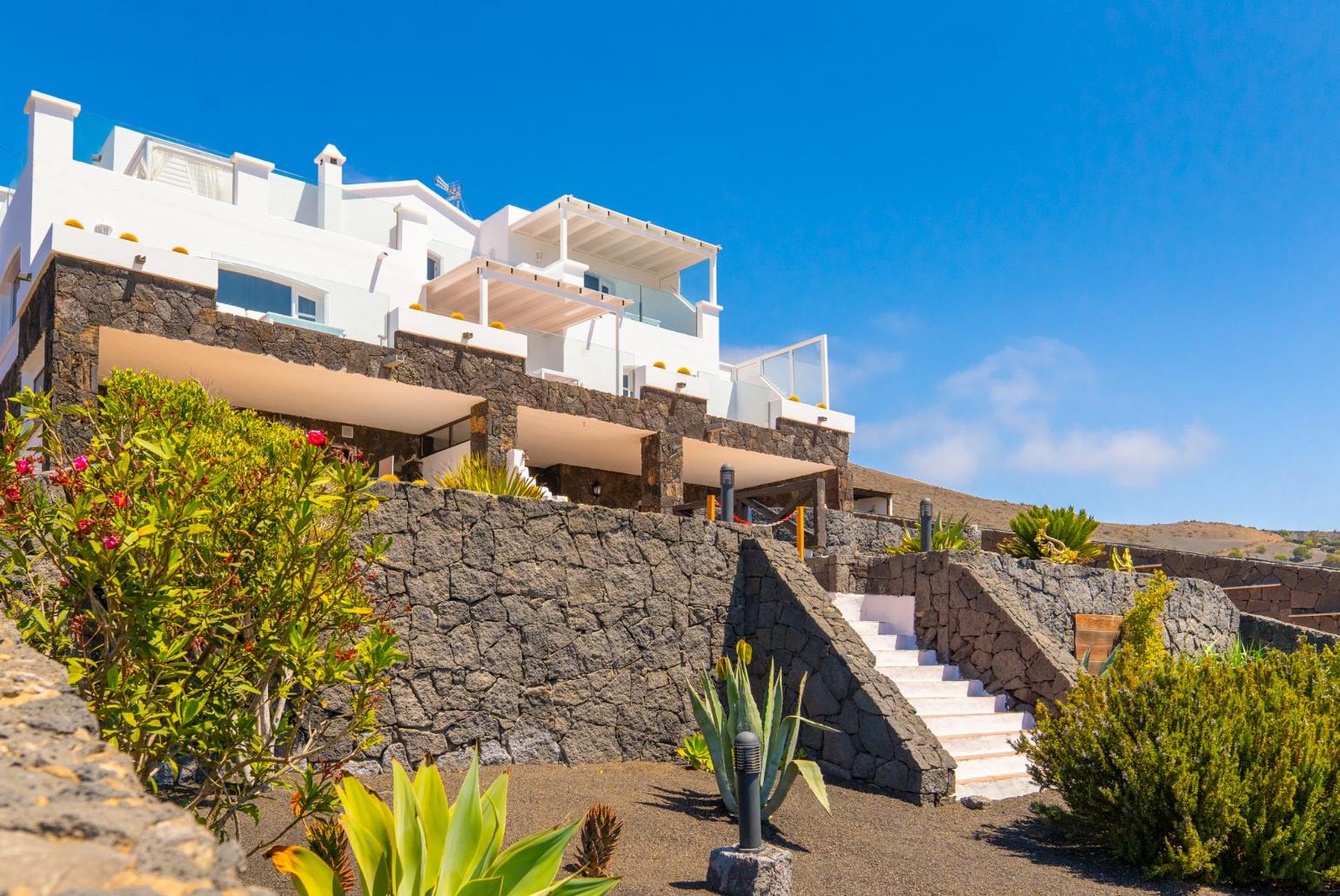 Beautiful villa with private pool 