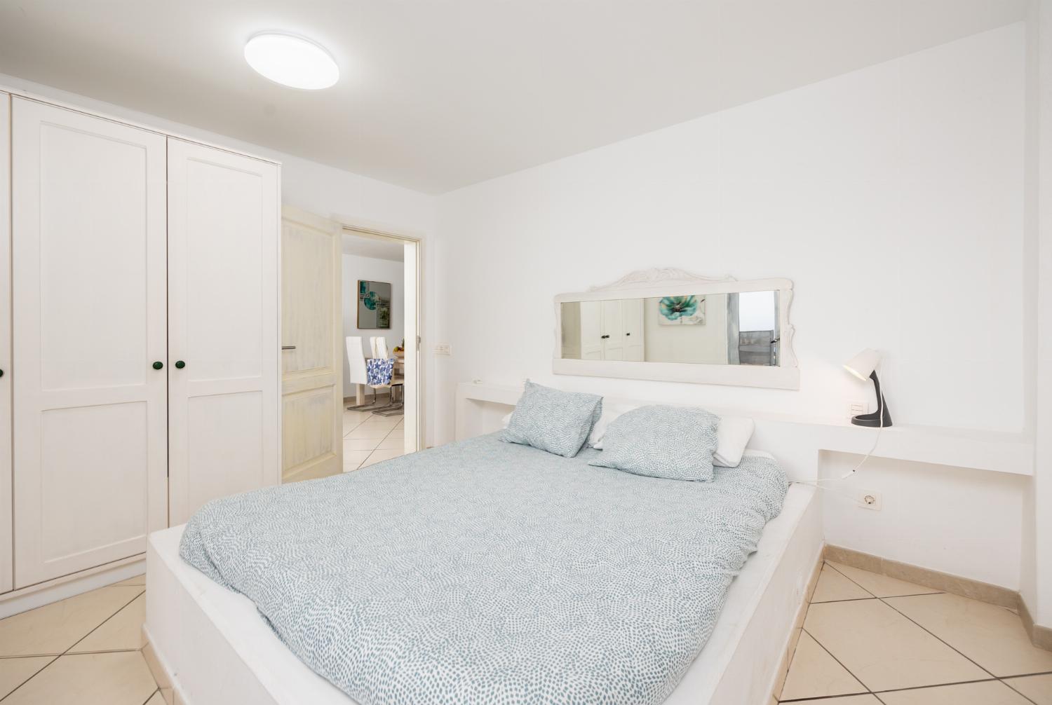 Unit 1: double bedroom with A/C and sea views