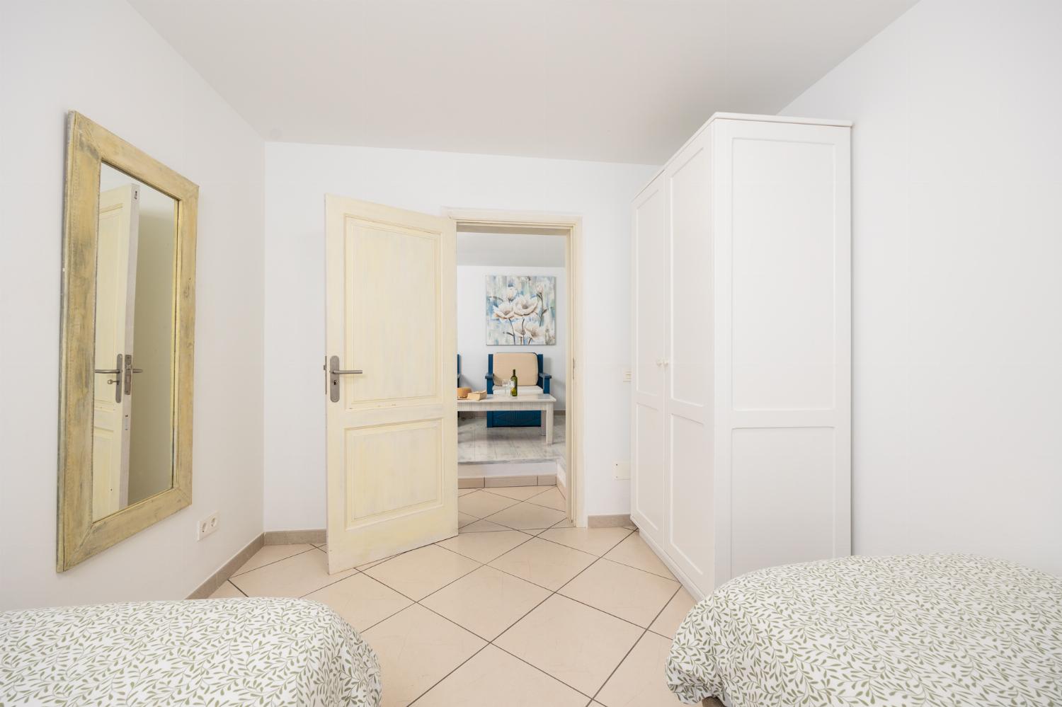 Unit 1: twin bedroom with A/C