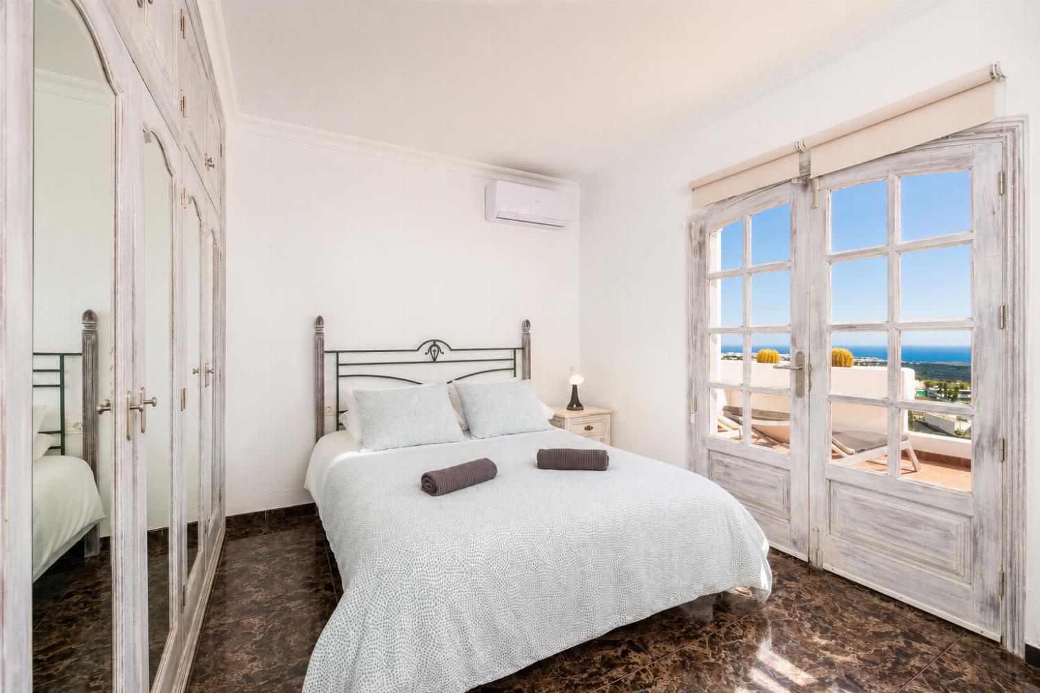 Unit 3: double bedroom with A/C and sea views