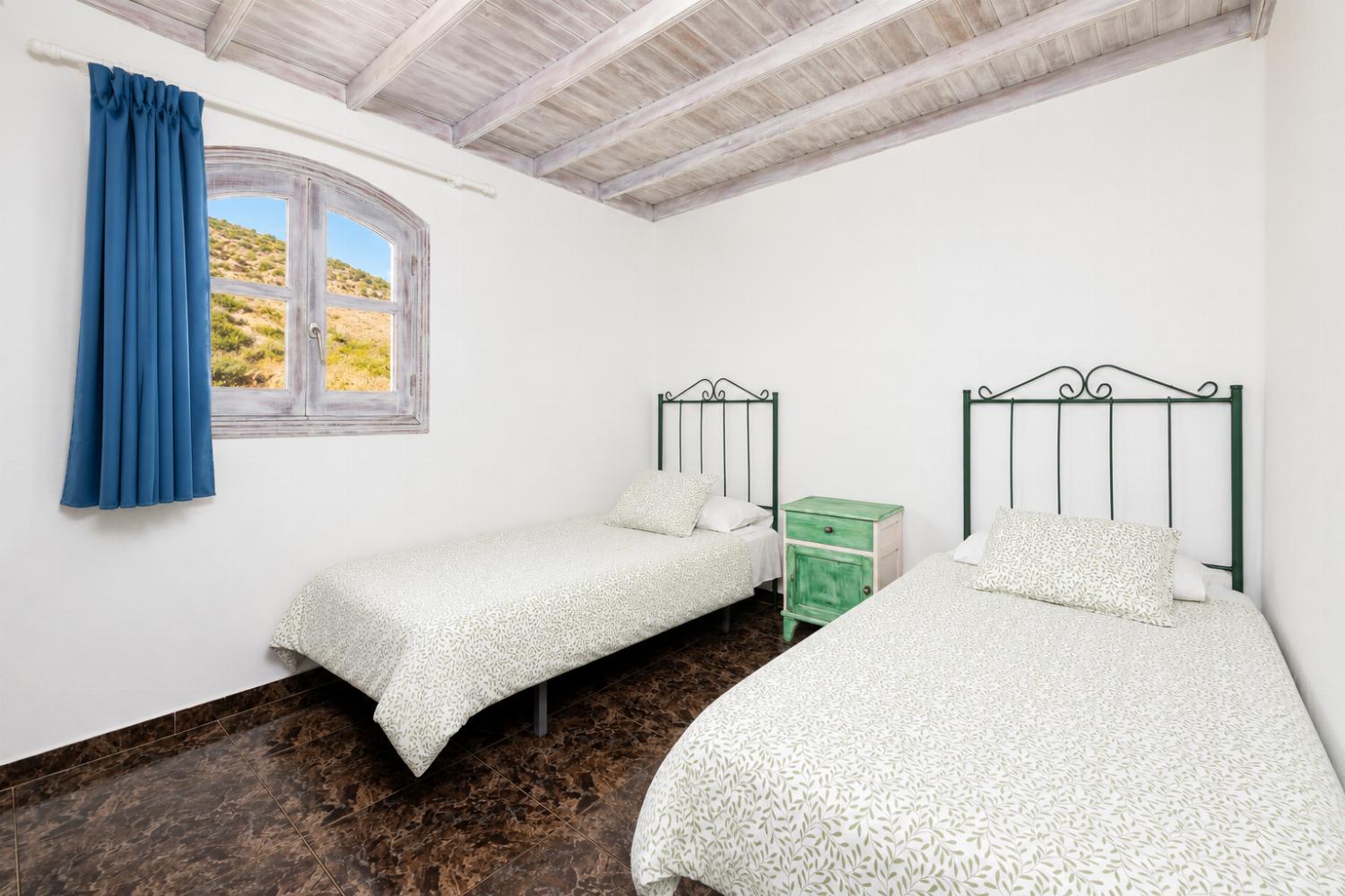 Unit 3: twin bedroom with A/C