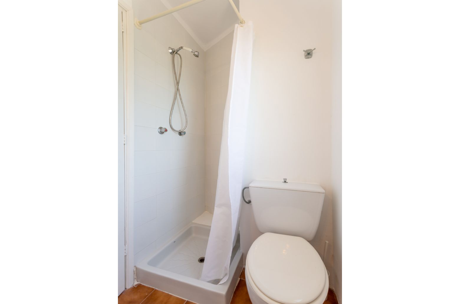 En suite bathroom with shower