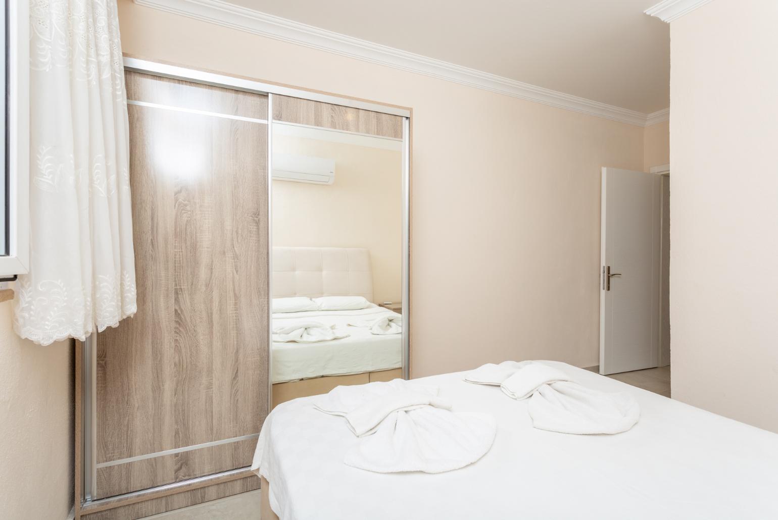 Double bedroom with en suite bathroom and A/C