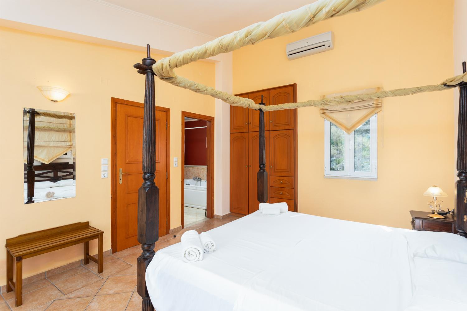 Double bedroom with en suite bathroom and A/C