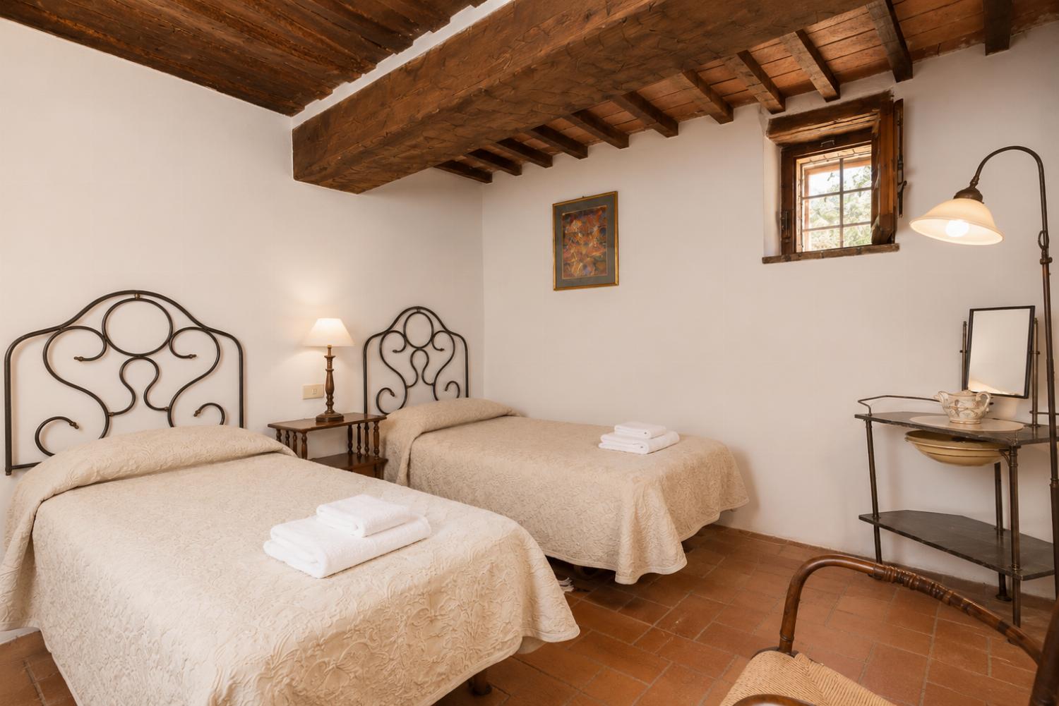 Twin bedroom